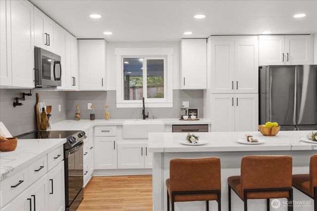 3809 NE 105th Street, Seattle, WA 98125