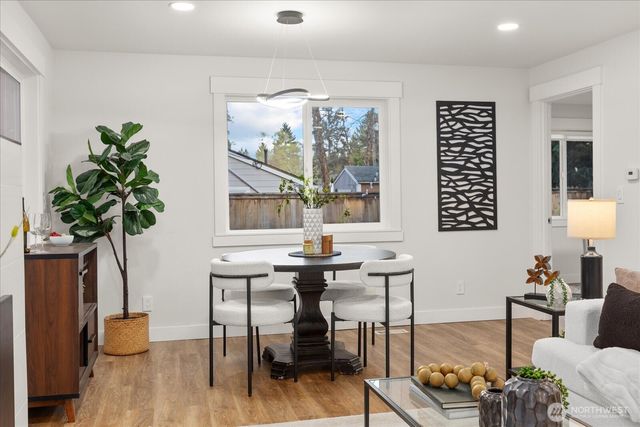 3809 NE 105th Street, Seattle, WA 98125