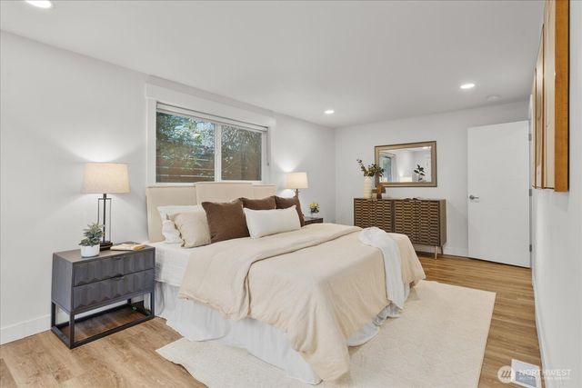 3809 NE 105th Street, Seattle, WA 98125