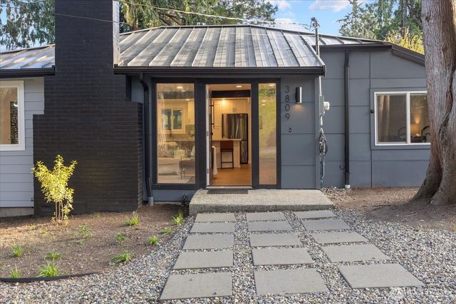 3809 NE 105th Street, Seattle, WA 98125