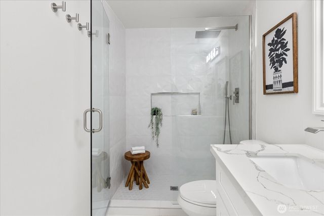 3809 NE 105th Street, Seattle, WA 98125