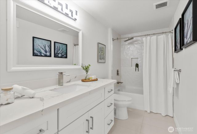 3809 NE 105th Street, Seattle, WA 98125