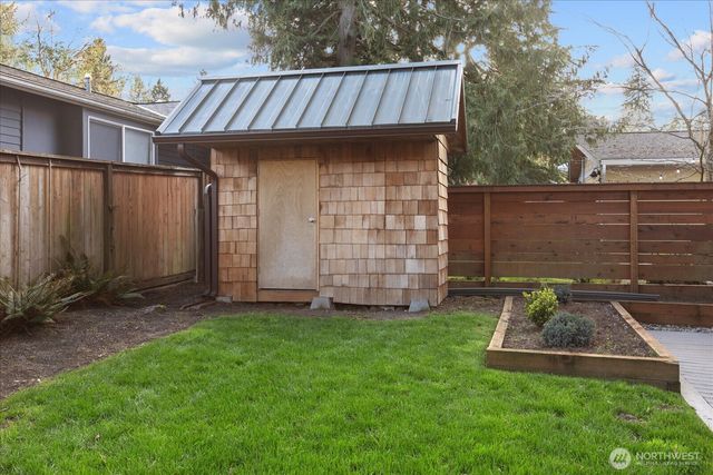 3809 NE 105th Street, Seattle, WA 98125