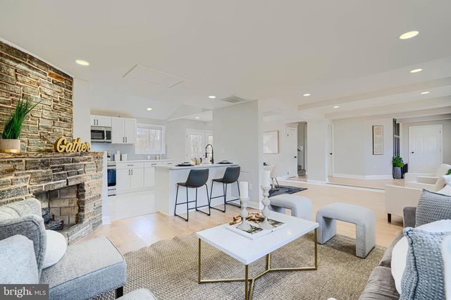 7921 ROLLING VIEW AVE, Nottingham, MD 21236