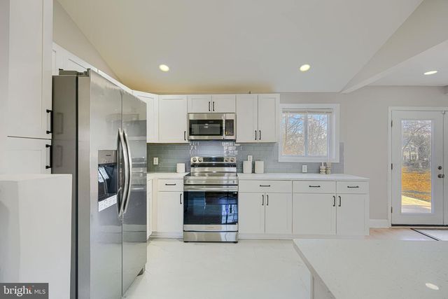 7921 ROLLING VIEW AVE, Nottingham, MD 21236