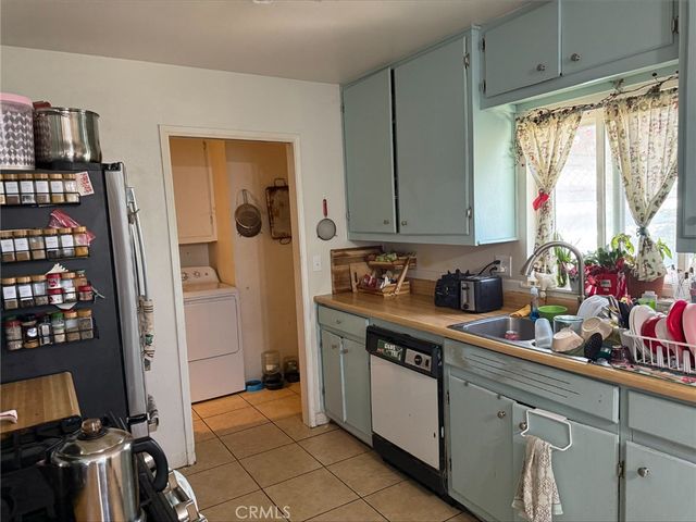 940 Marlyce, Hemet, CA 92543