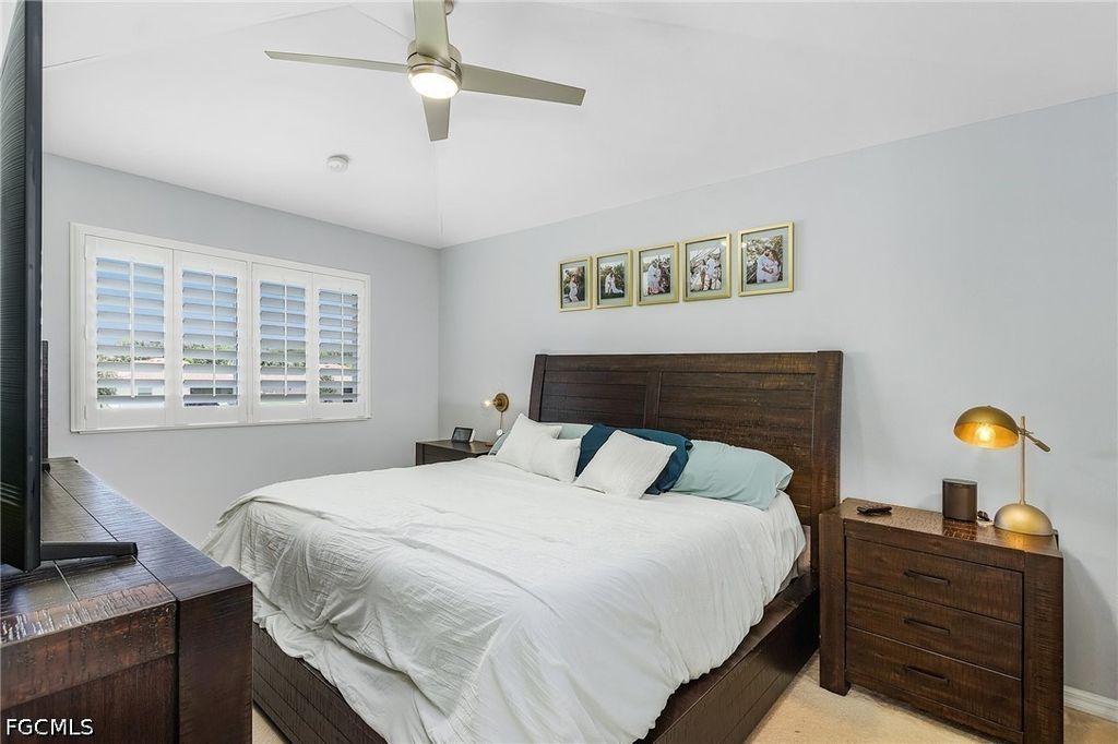 Image 13 of property listing at 2427 Laurentina LN, Cape Coral, FL 33909