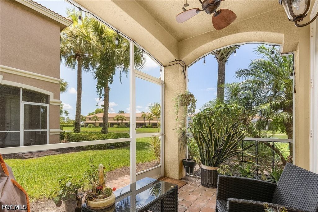 Image 19 of property listing at 2427 Laurentina LN, Cape Coral, FL 33909