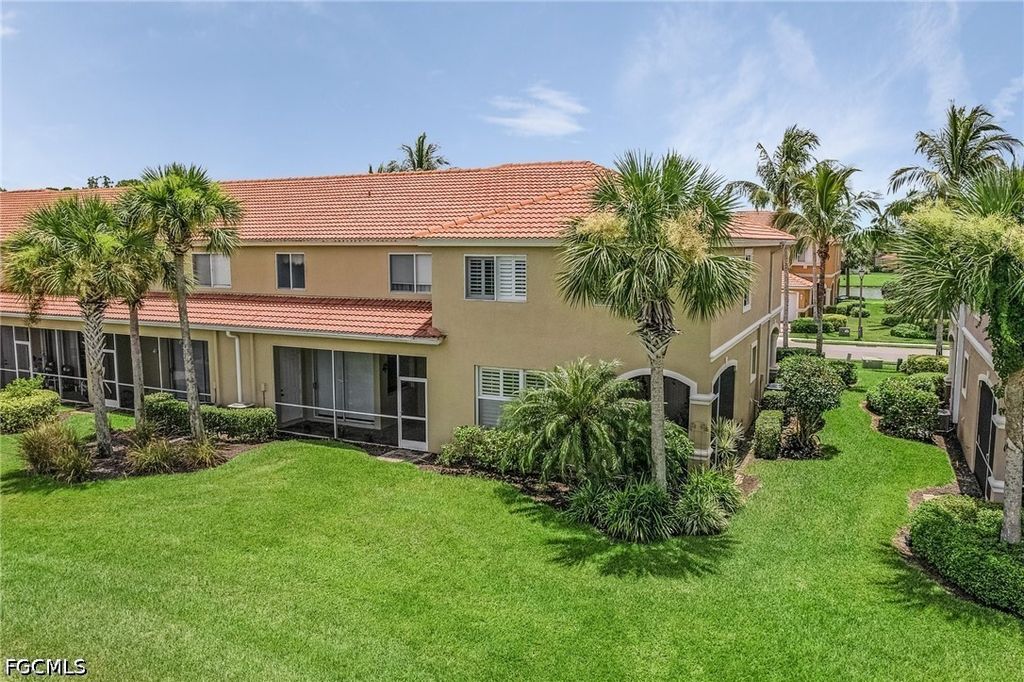 Image 21 of property listing at 2427 Laurentina LN, Cape Coral, FL 33909