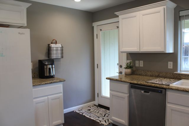 2422 Granite Court, White City, OR 97503