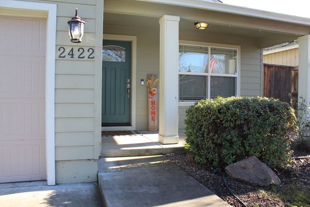 2422 Granite Court, White City, OR 97503