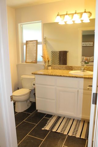 2422 Granite Court, White City, OR 97503