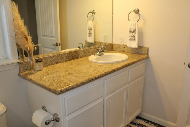 2422 Granite Court, White City, OR 97503