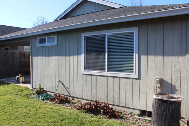 2422 Granite Court, White City, OR 97503