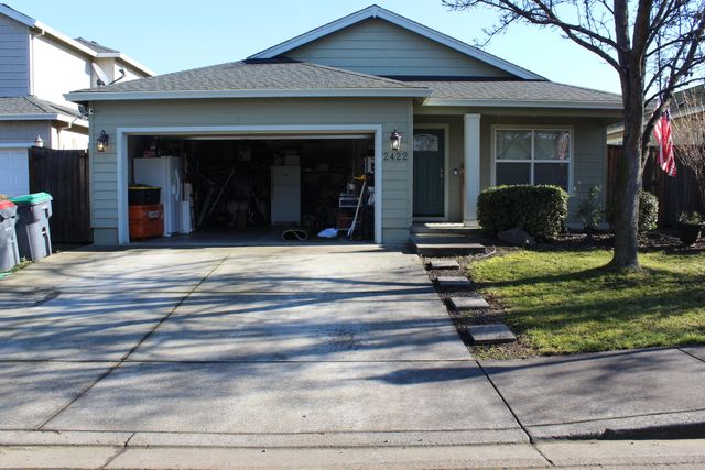 2422 Granite Court, White City, OR 97503