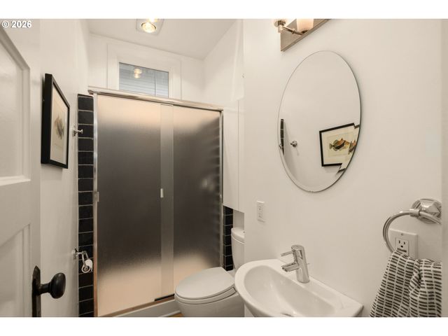 1216 Ne TILLAMOOK St, Portland, OR 97212