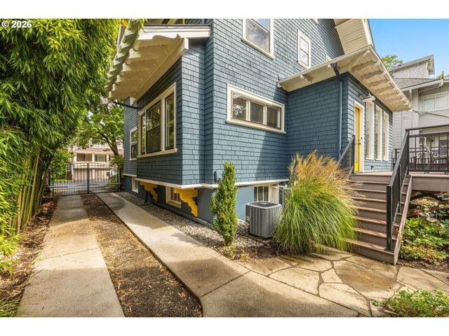 1216 Ne TILLAMOOK St, Portland, OR 97212