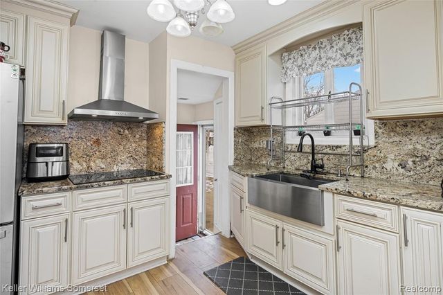 8181 Vermont Avenue, Warren, MI 48093