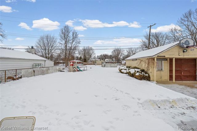 8181 Vermont Avenue, Warren, MI 48093