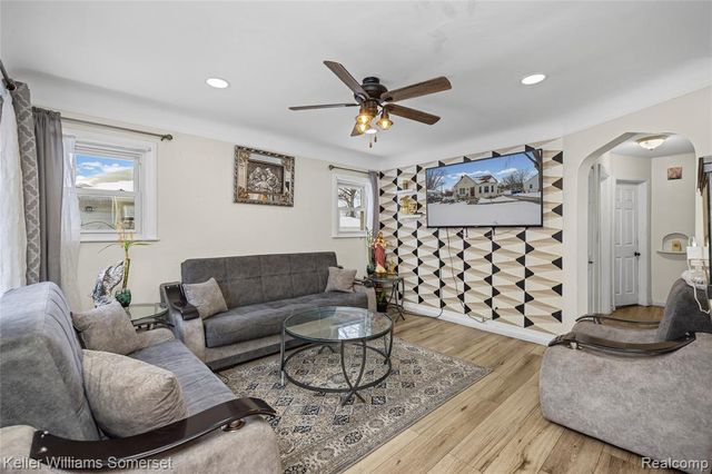 8181 Vermont Avenue, Warren, MI 48093