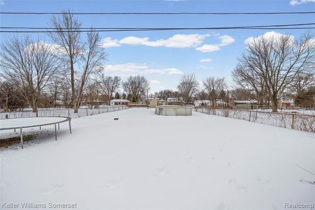 8181 Vermont Avenue, Warren, MI 48093