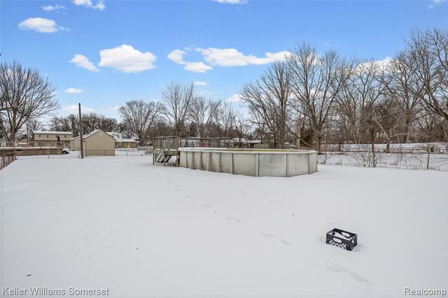 8181 Vermont Avenue, Warren, MI 48093