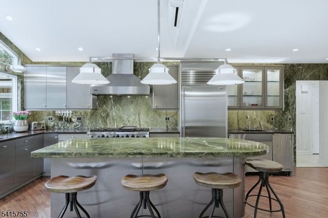 64 Speir Dr, South Orange Village Twp., NJ 07079