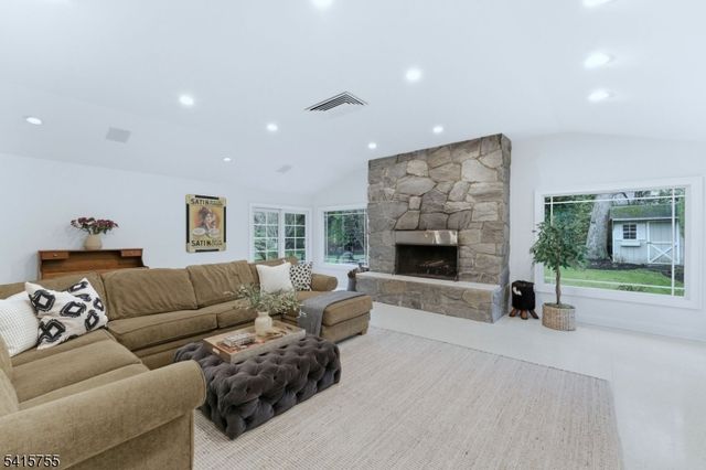 64 Speir Dr, South Orange Village Twp., NJ 07079