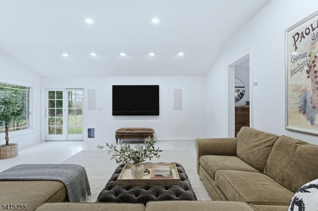 64 Speir Dr, South Orange Village Twp., NJ 07079