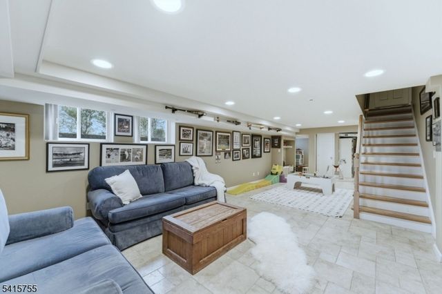 64 Speir Dr, South Orange Village Twp., NJ 07079