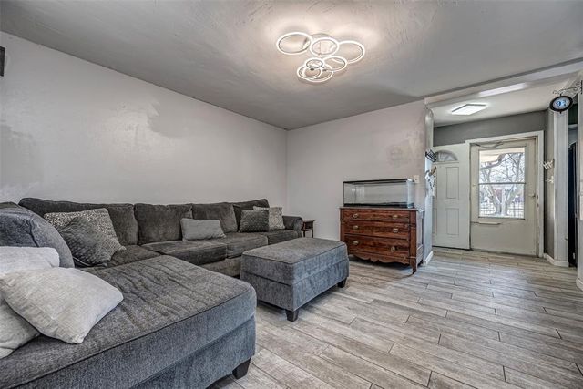 1521 Willowcliff Court, Norman, OK 73071