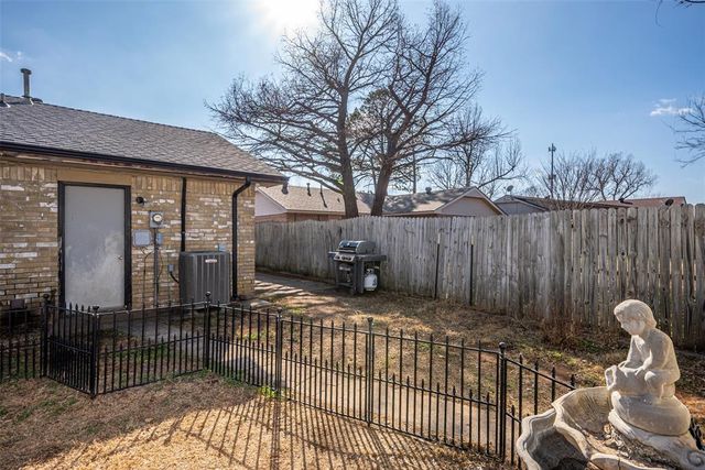 1521 Willowcliff Court, Norman, OK 73071
