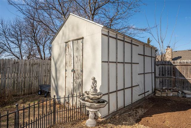 1521 Willowcliff Court, Norman, OK 73071