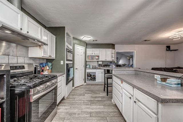 1521 Willowcliff Court, Norman, OK 73071