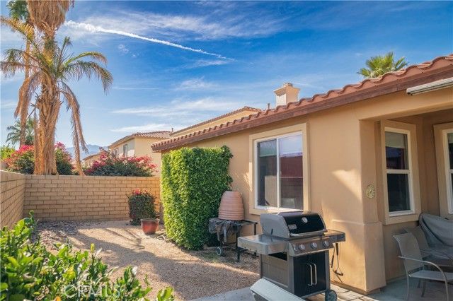 240 Paseo Vista Cir, Palm Desert, CA 92260