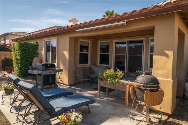 240 Paseo Vista Cir, Palm Desert, CA 92260
