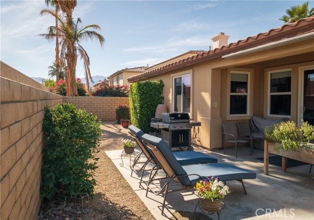 240 Paseo Vista Cir, Palm Desert, CA 92260