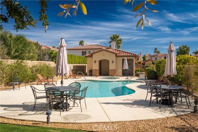 240 Paseo Vista Cir, Palm Desert, CA 92260