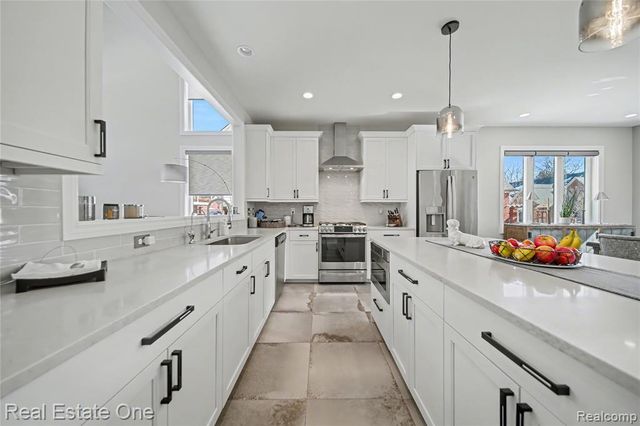 3616 Bay Harbor Drive, Brighton, MI 48114