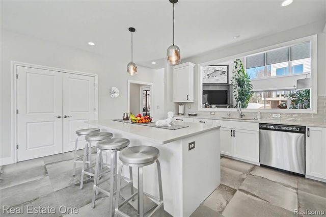 3616 Bay Harbor Drive, Brighton, MI 48114