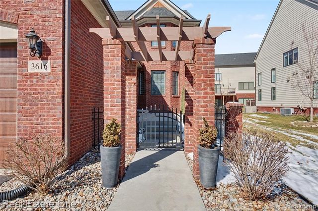3616 Bay Harbor Drive, Brighton, MI 48114
