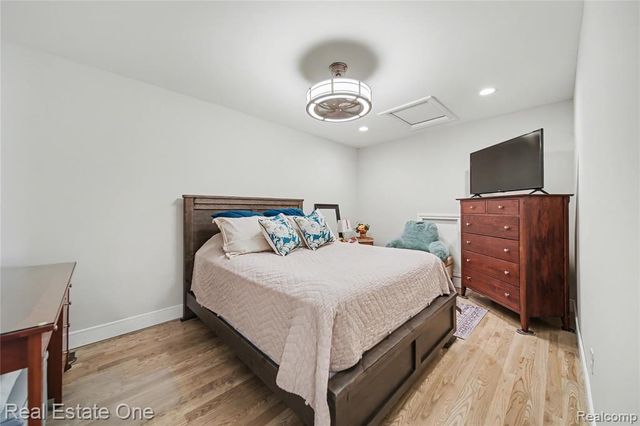 3616 Bay Harbor Drive, Brighton, MI 48114
