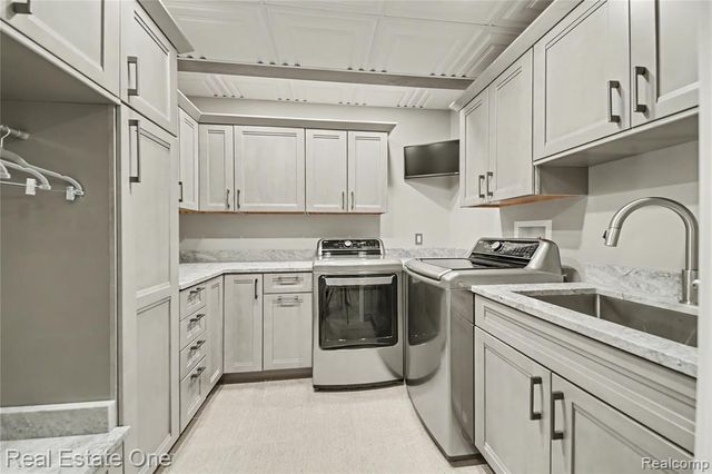 3616 Bay Harbor Drive, Brighton, MI 48114