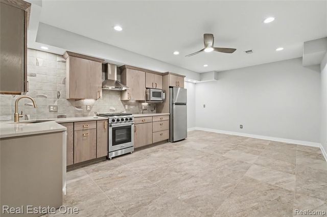 3616 Bay Harbor Drive, Brighton, MI 48114