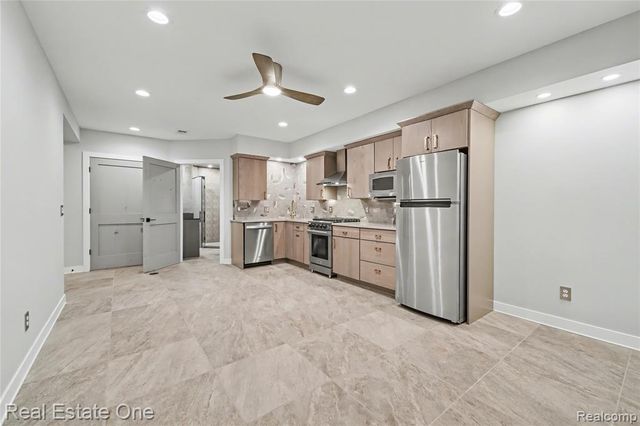 3616 Bay Harbor Drive, Brighton, MI 48114