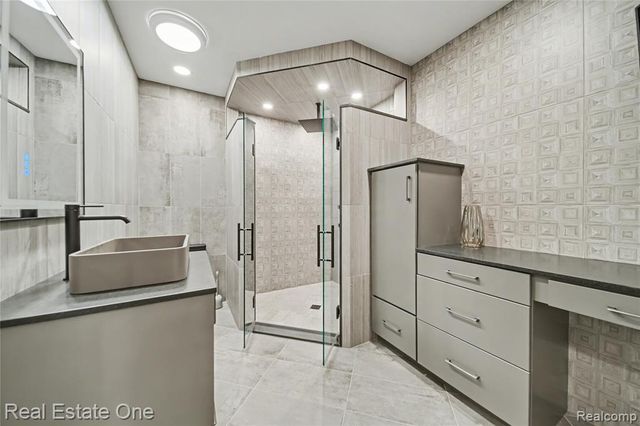3616 Bay Harbor Drive, Brighton, MI 48114