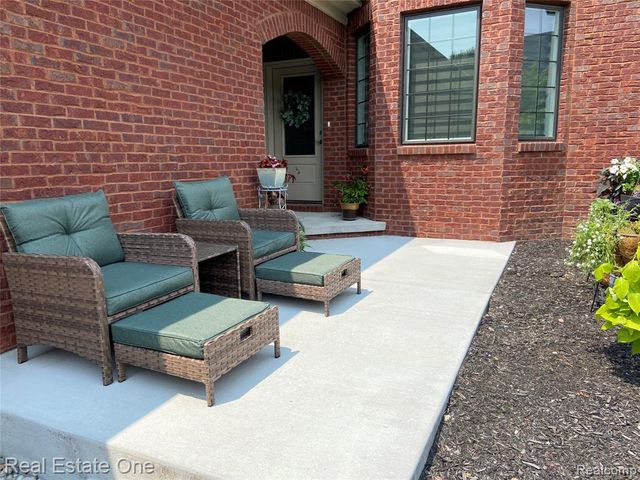 3616 Bay Harbor Drive, Brighton, MI 48114