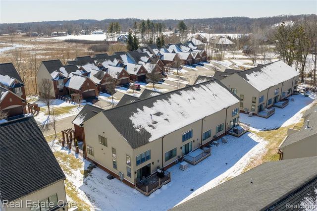 3616 Bay Harbor Drive, Brighton, MI 48114