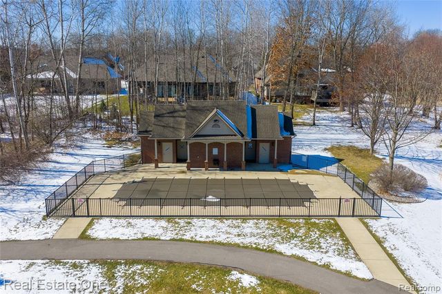 3616 Bay Harbor Drive, Brighton, MI 48114
