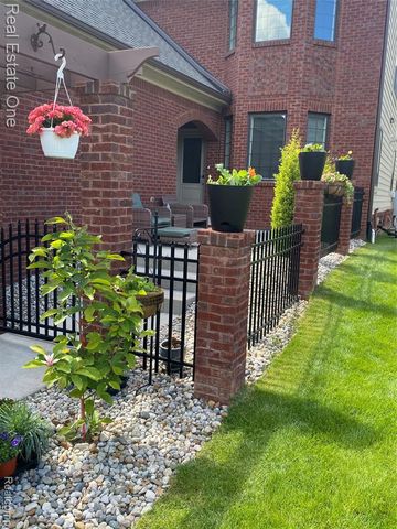 3616 Bay Harbor Drive, Brighton, MI 48114